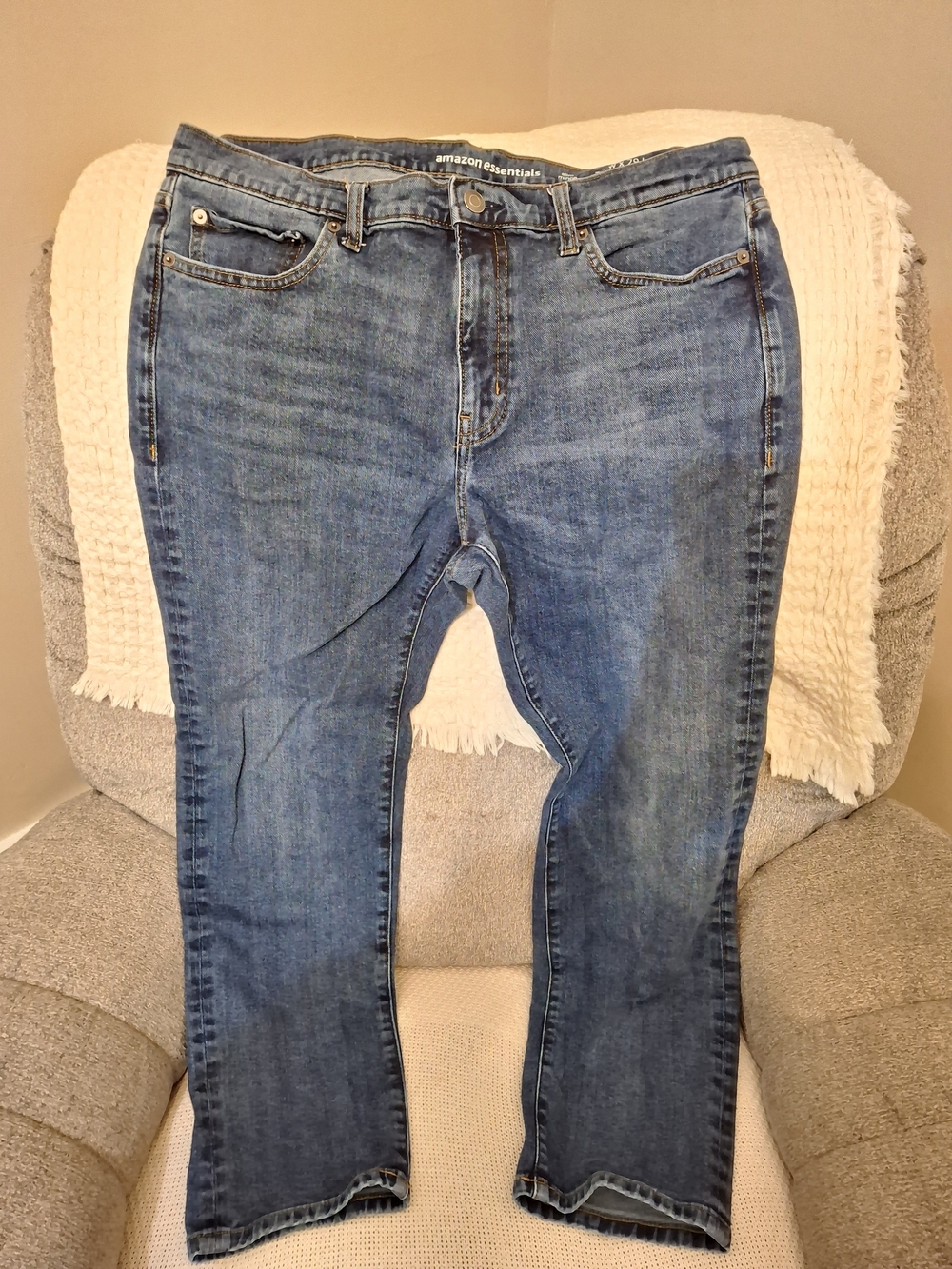 Amazon Essentials Men's Slim Fit Stretch Jeans 36x29 Medium Wash